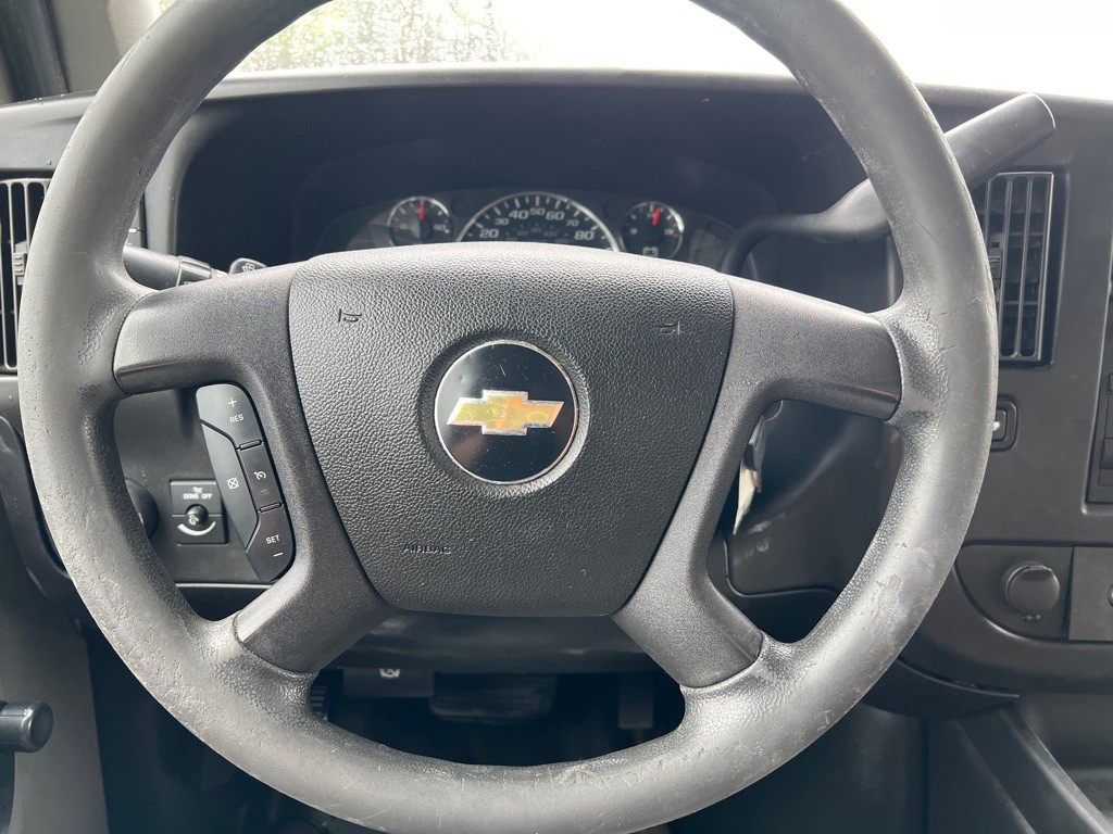 2017 Chevrolet Express Image 24