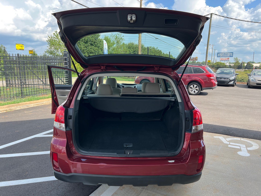 2013 Subaru Outback Image 18