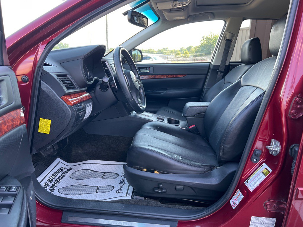 2012 Subaru Outback Image 16
