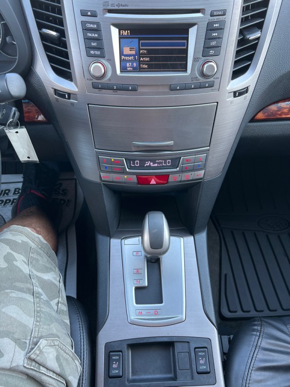 2012 Subaru Outback Image 32