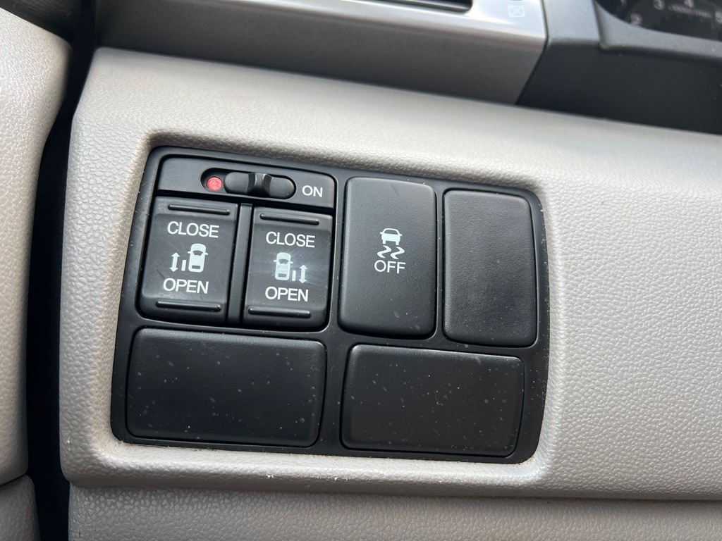 2017 Honda Odyssey Image 32