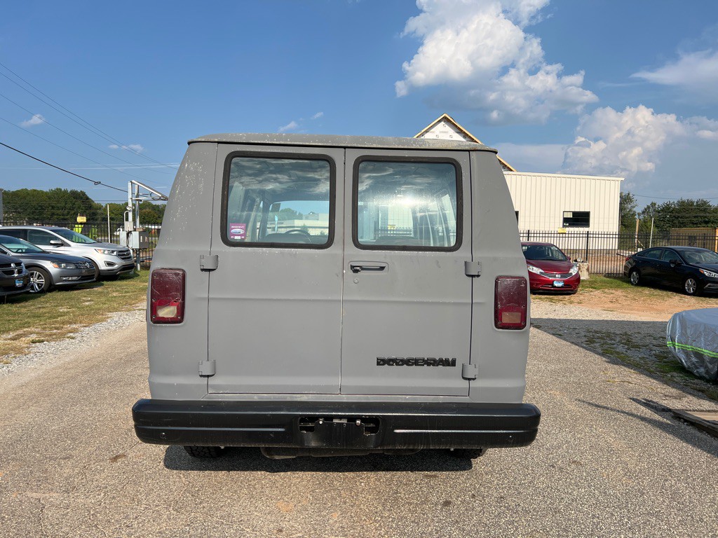 1986 Dodge Ram Van Image 4