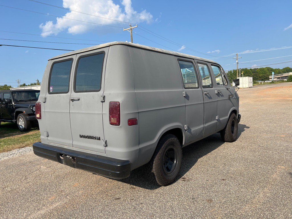 1986 Dodge Ram Van Image 5