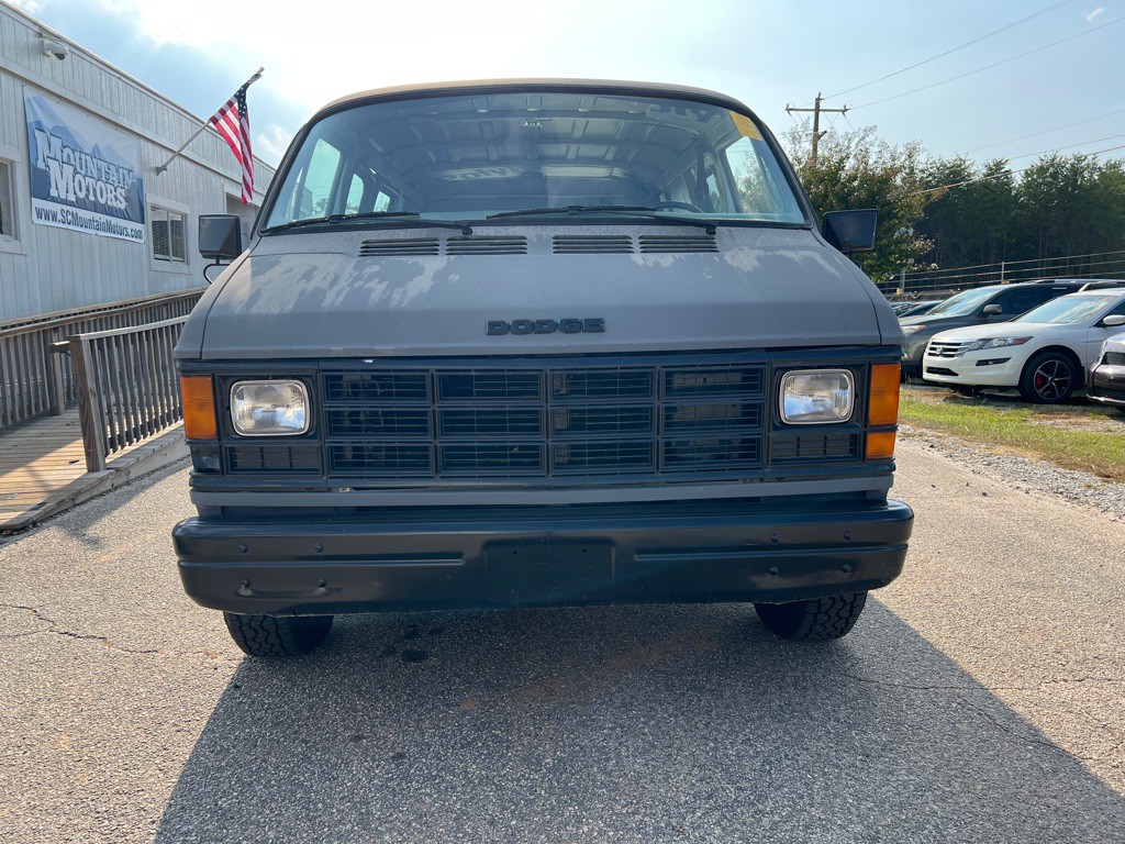 1986 Dodge Ram Van Image 8
