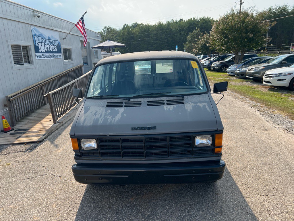 1986 Dodge Ram Van Image 9