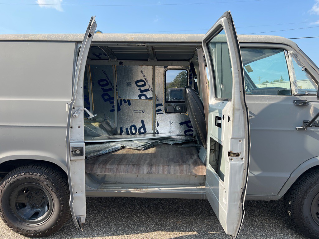 1986 Dodge Ram Van Image 15