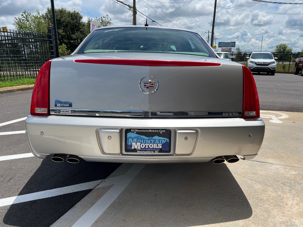 2007 Cadillac DTS Image 5