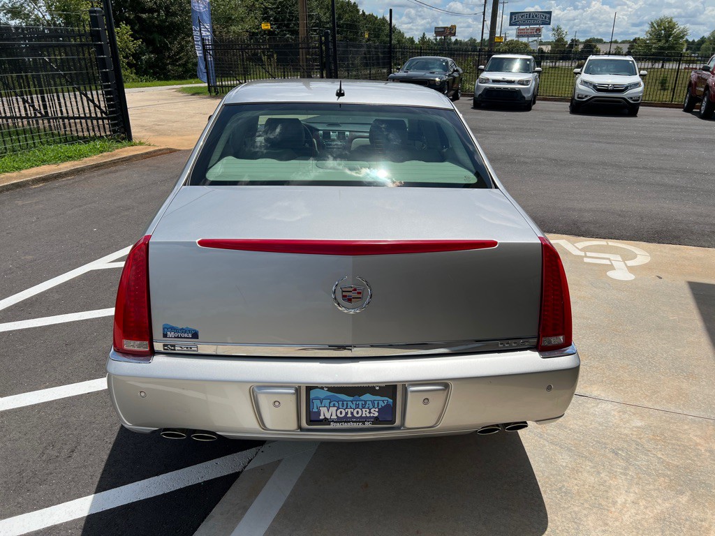2007 Cadillac DTS Image 6