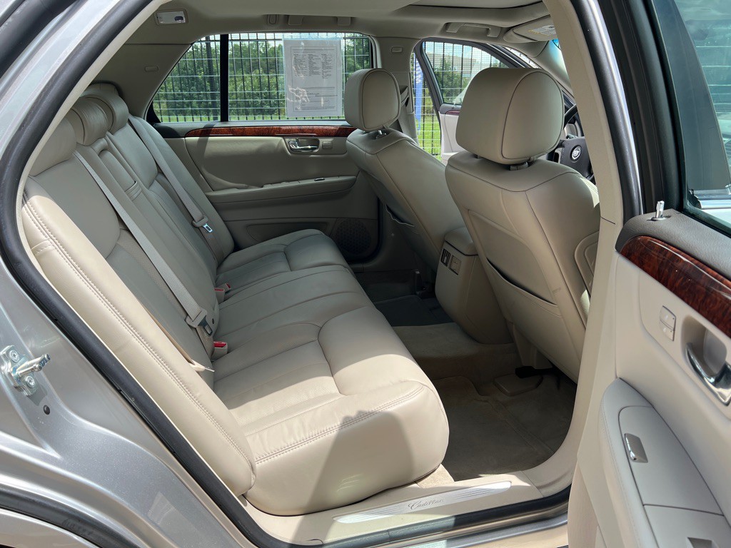 2007 Cadillac DTS Image 21