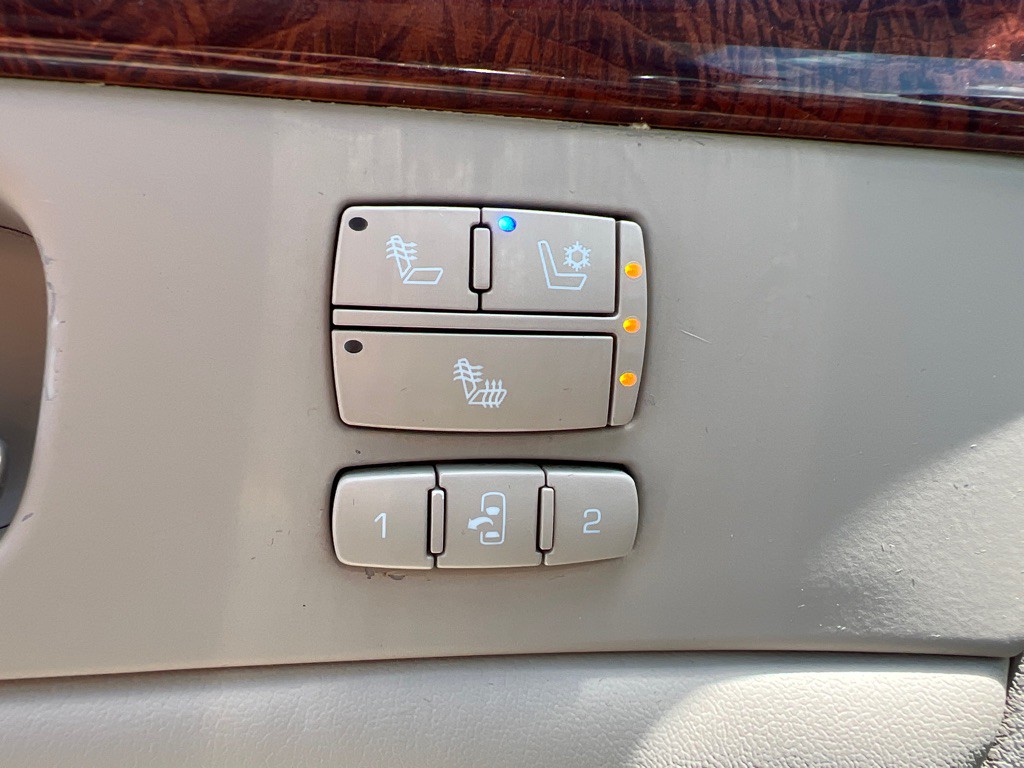 2007 Cadillac DTS Image 31