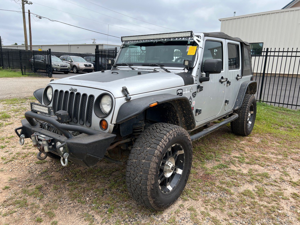 2010 Jeep Wrangler Unlimited Image 1