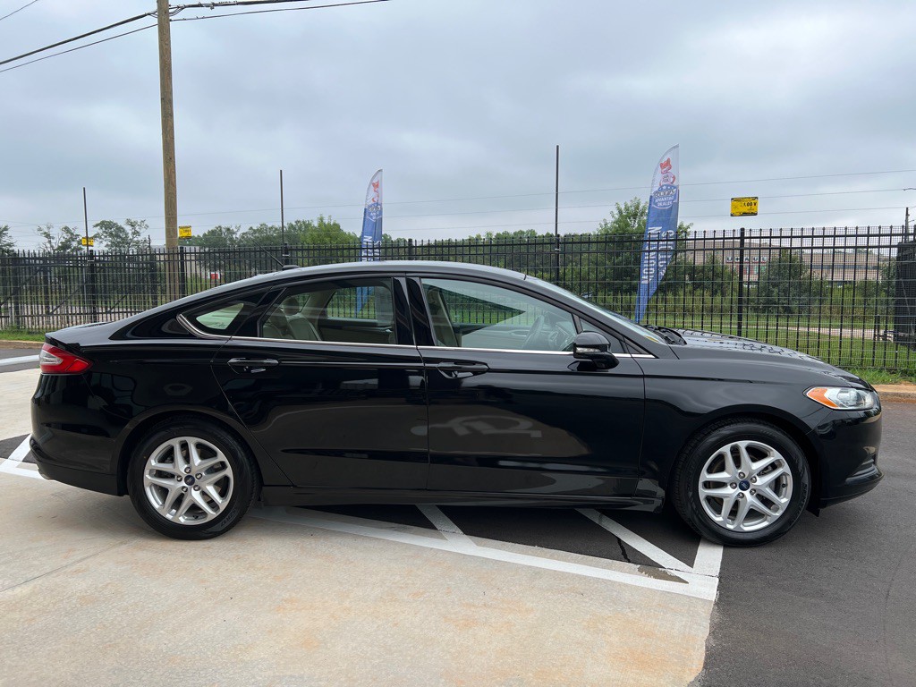 2016 Ford Fusion Image 8