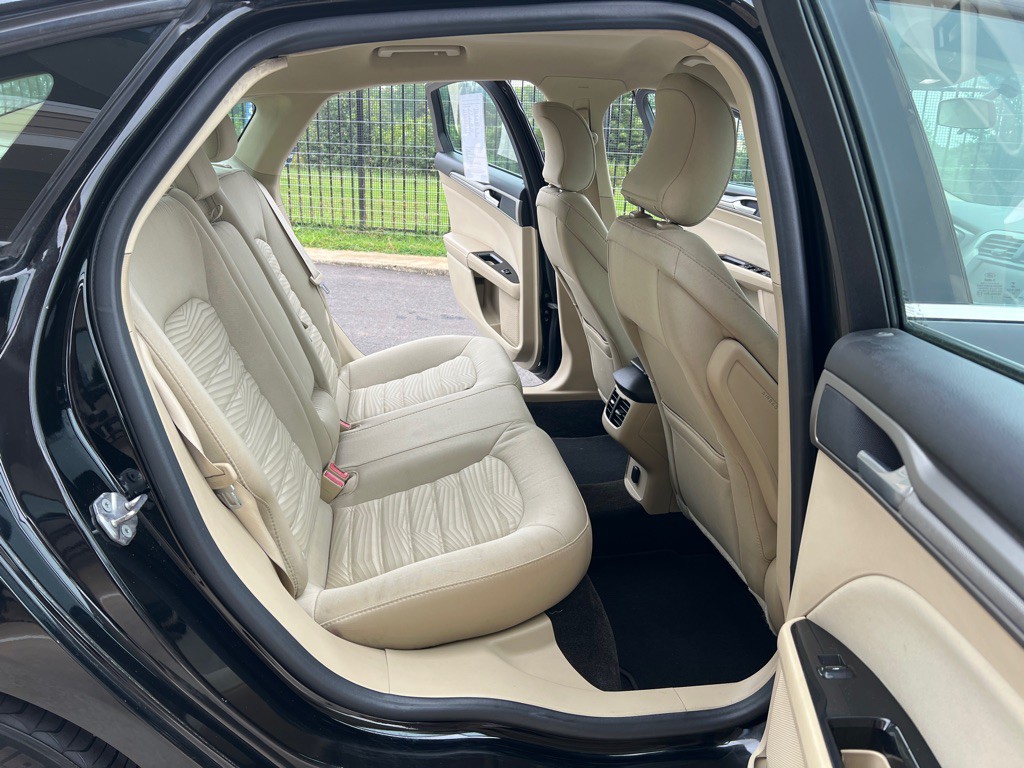 2016 Ford Fusion Image 21