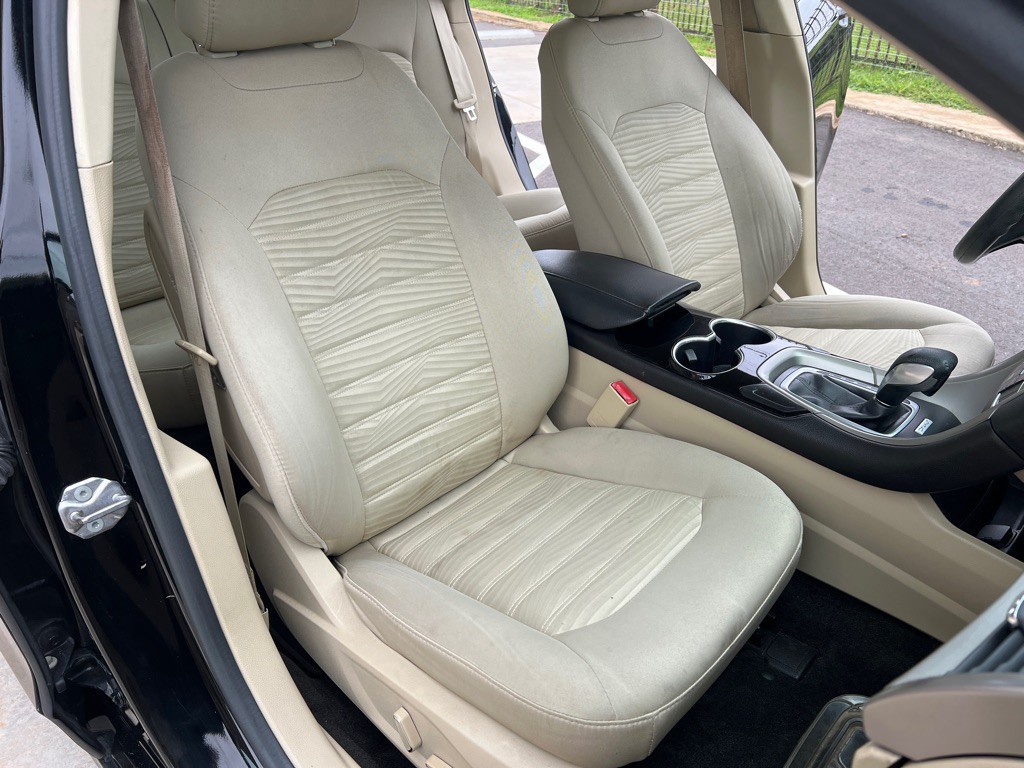 2016 Ford Fusion Image 23