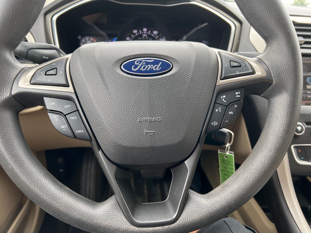 2016 Ford Fusion Image 27