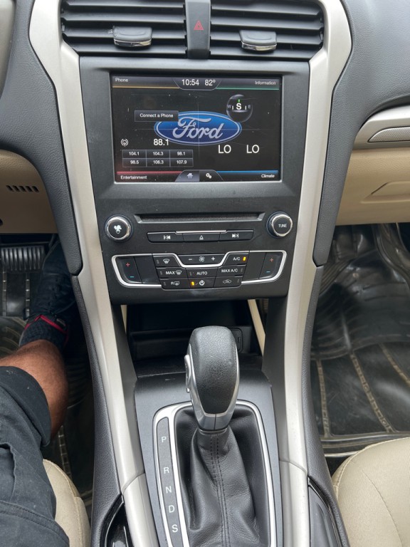 2016 Ford Fusion Image 30
