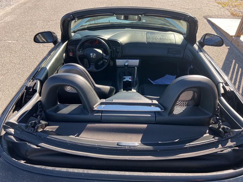 2005 Honda S2000 Image 19