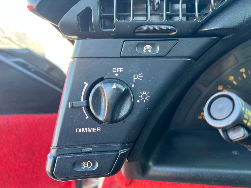 1992 Chevrolet Corvette Image 24