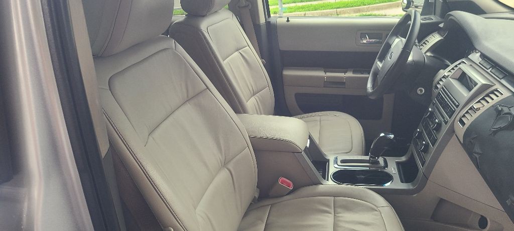 2011 Ford Flex Image 17