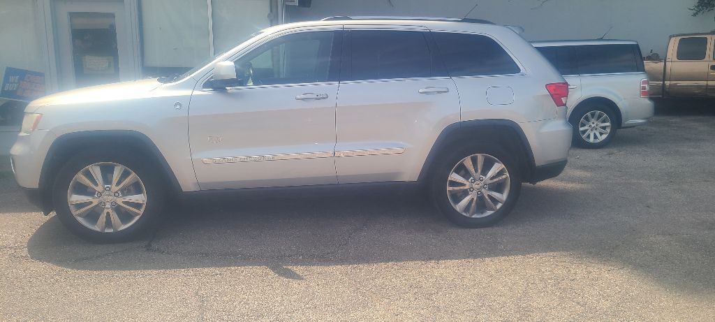 2011 Jeep Grand Cherokee Image 1