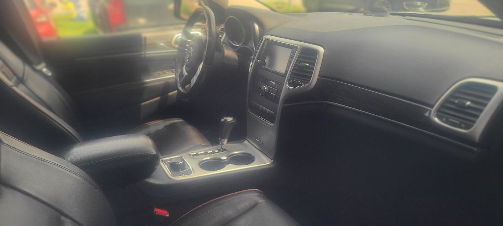 2011 Jeep Grand Cherokee Image 3