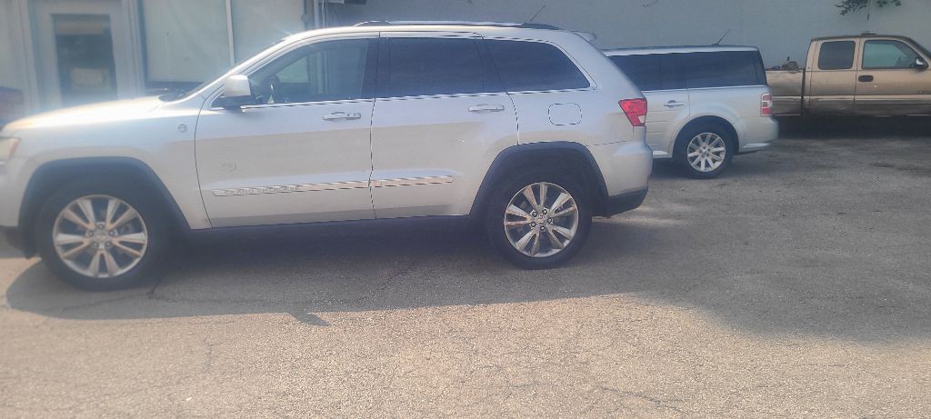 2011 Jeep Grand Cherokee Image 13