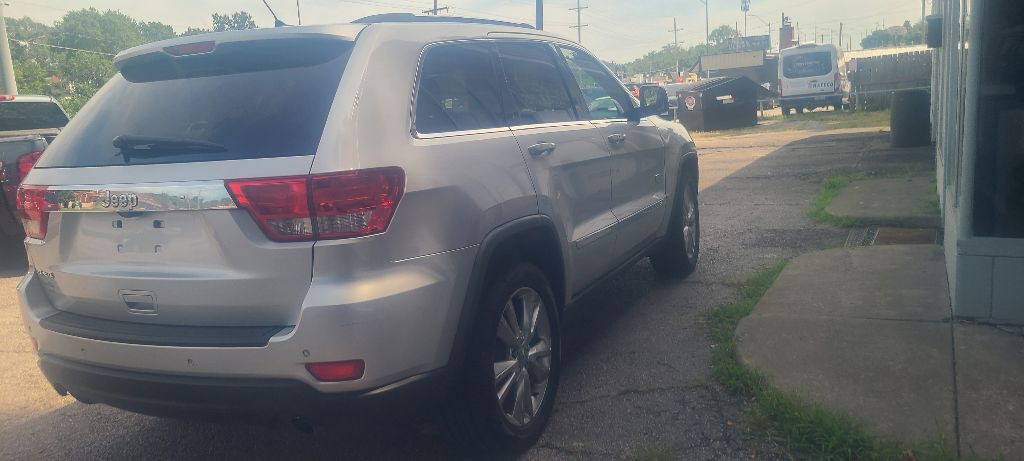 2011 Jeep Grand Cherokee Image 15