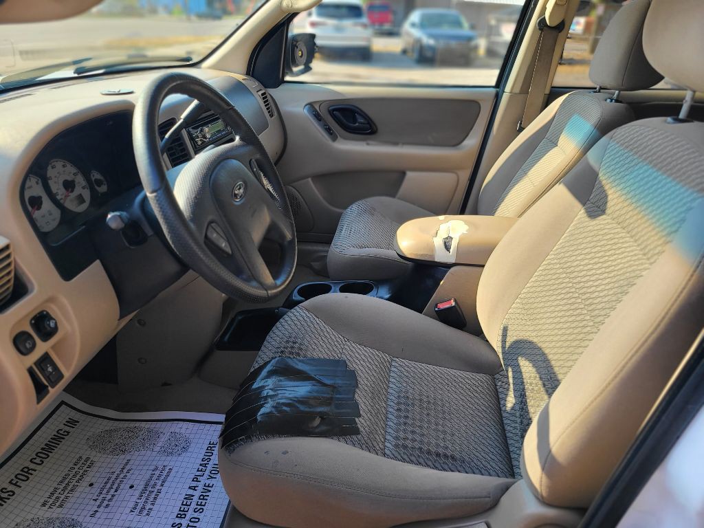 2003 Ford Escape Image 2