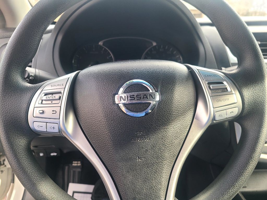 2017 Nissan Altima Image 5