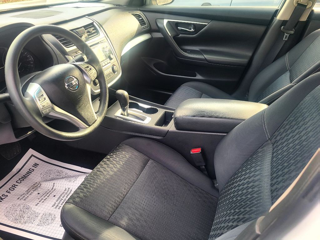 2017 Nissan Altima Image 6