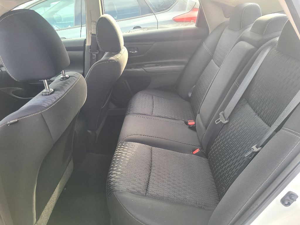 2017 Nissan Altima Image 9