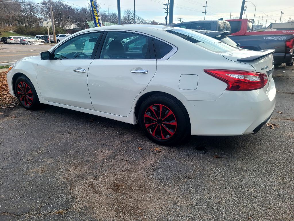2017 Nissan Altima Image 11