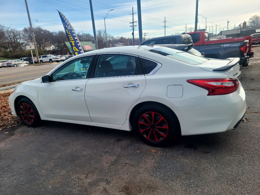 2017 Nissan Altima Image 13