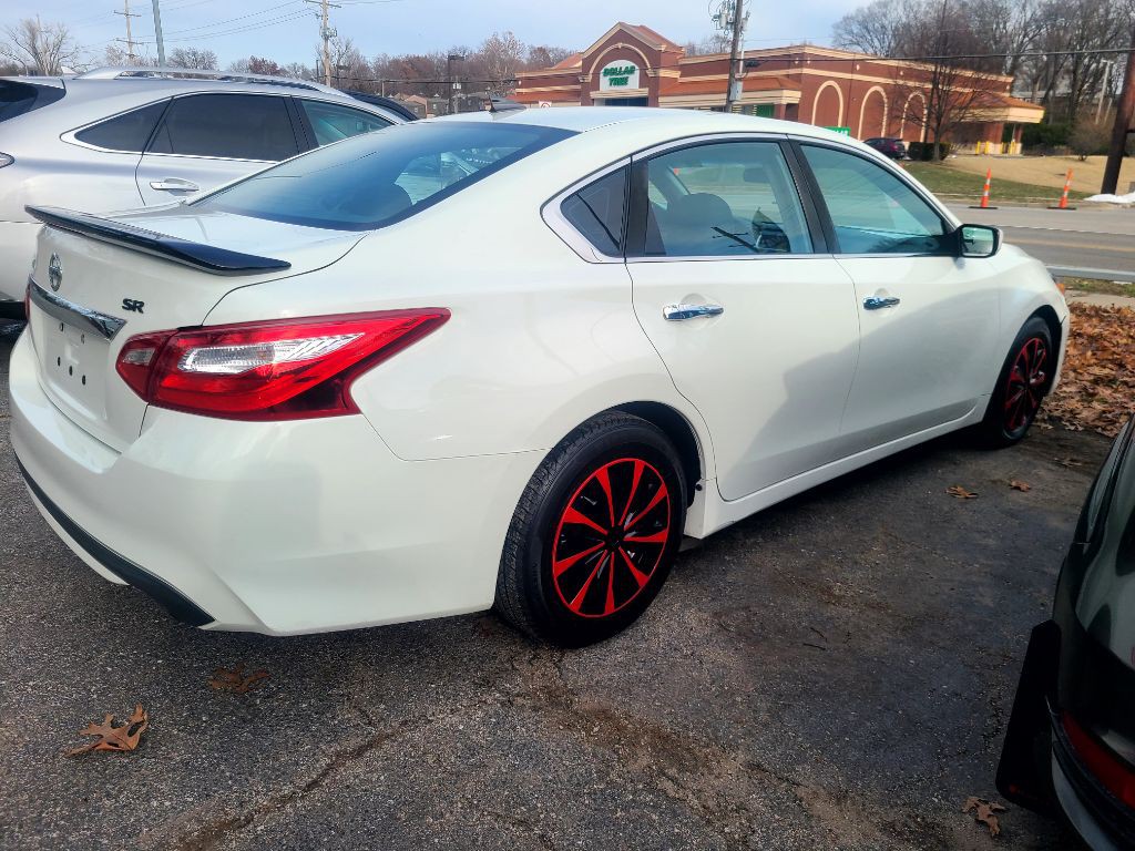 2017 Nissan Altima Image 14