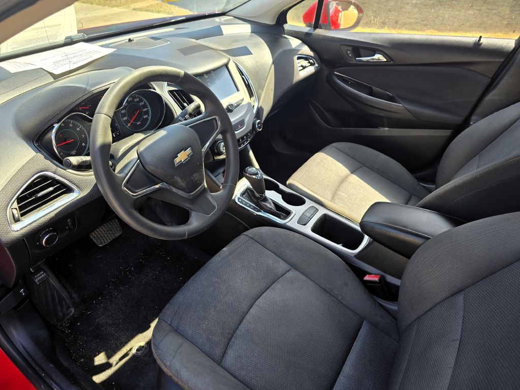 2018 Chevrolet Cruze Image 3