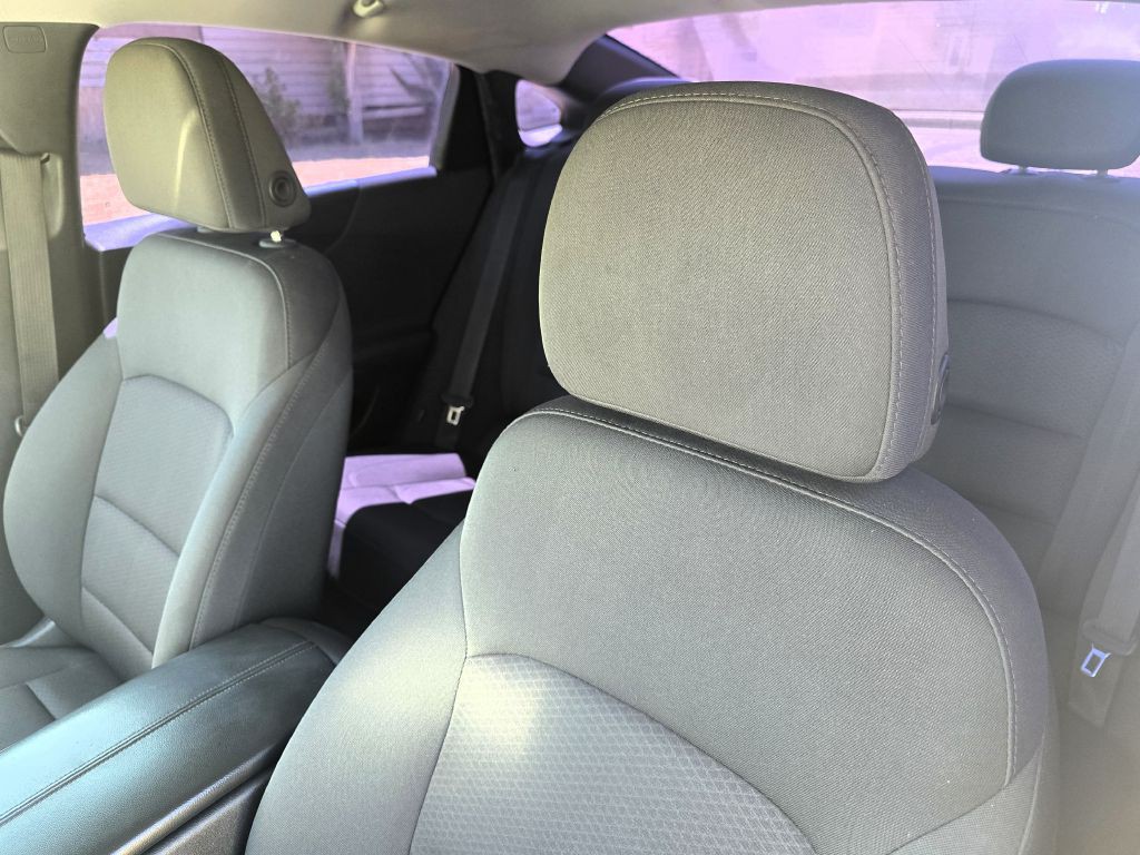 2018 Chevrolet Malibu Image 4