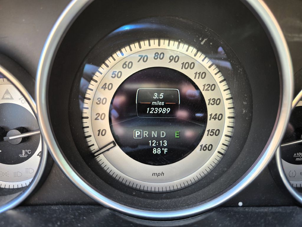 2015 Mercedes-Benz C-Class Image 2