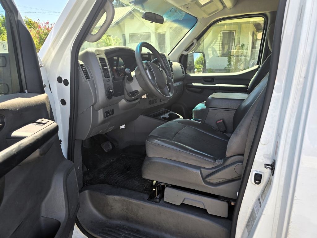 2015 Nissan NV Image 3
