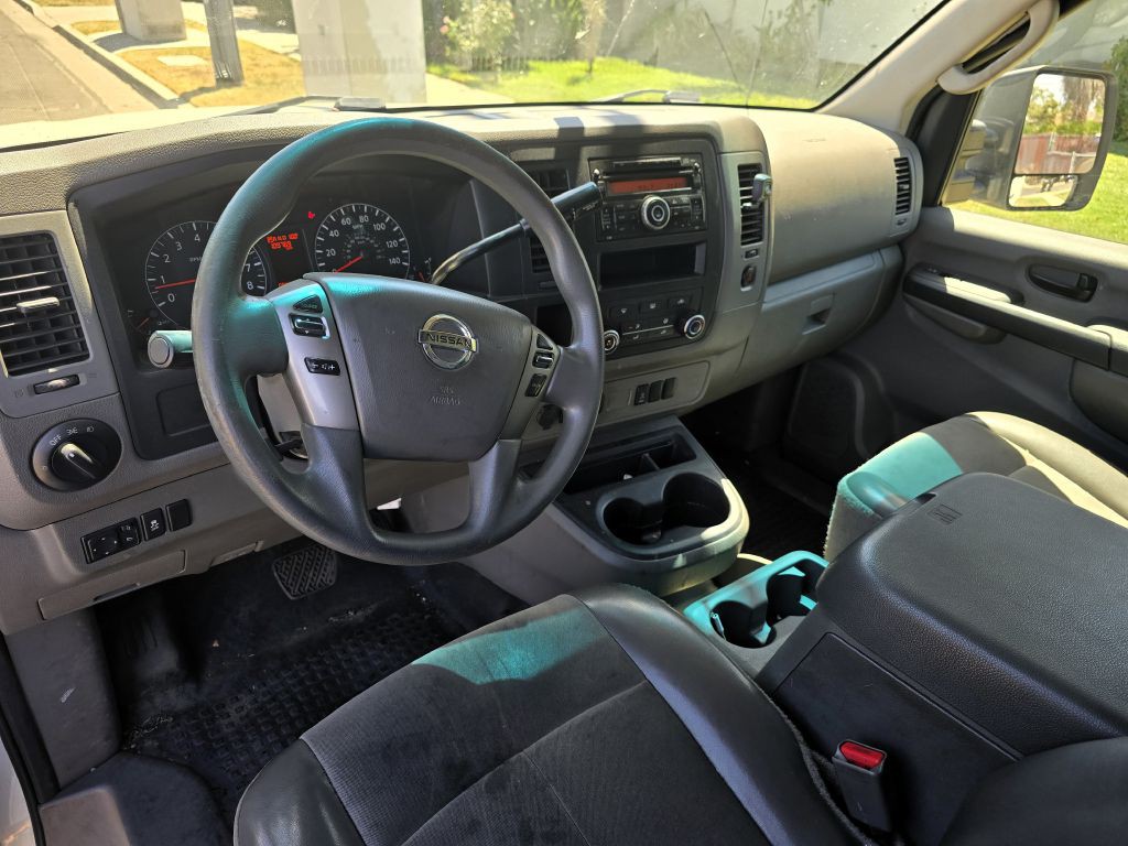 2015 Nissan NV Image 4