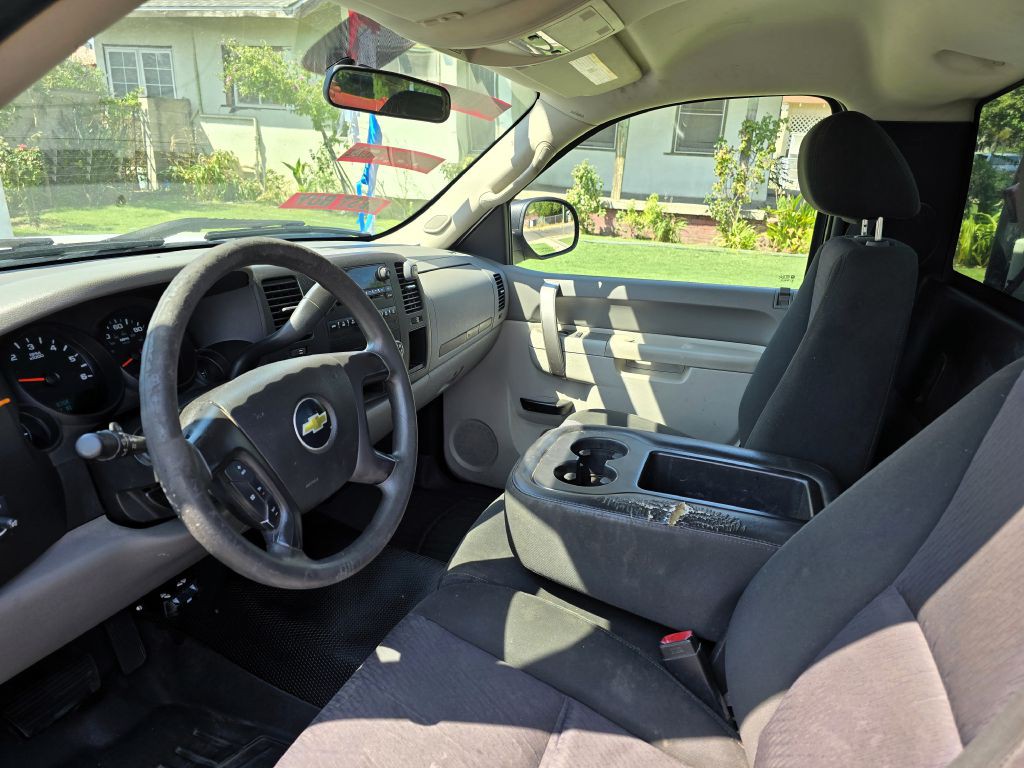 2011 Chevrolet Silverado 1500 Image 3