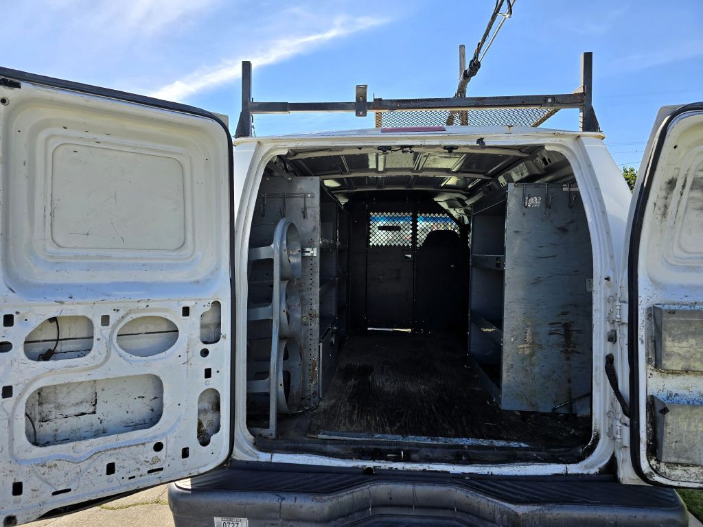 2004 Ford Econoline Image 7