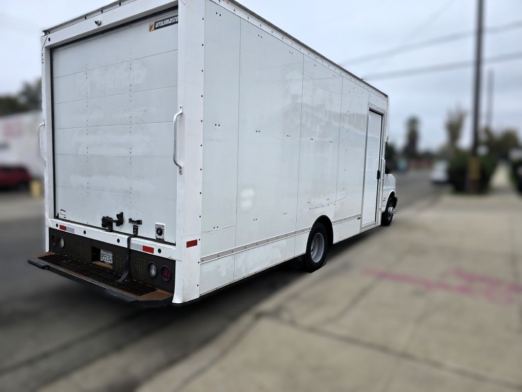 2021 Chevrolet Express Image 2