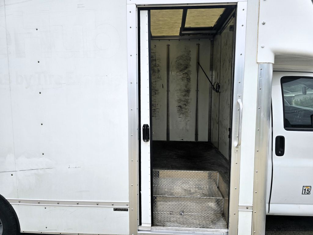 2021 Chevrolet Express Image 3