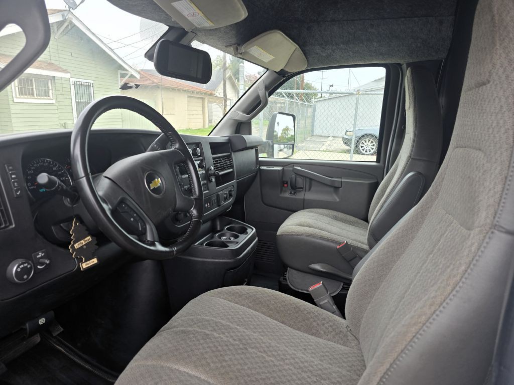 2021 Chevrolet Express Image 6