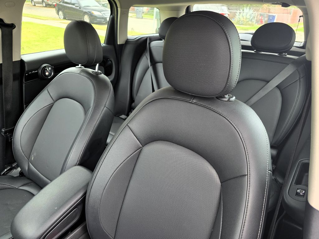 2022 MINI Cooper Image 5