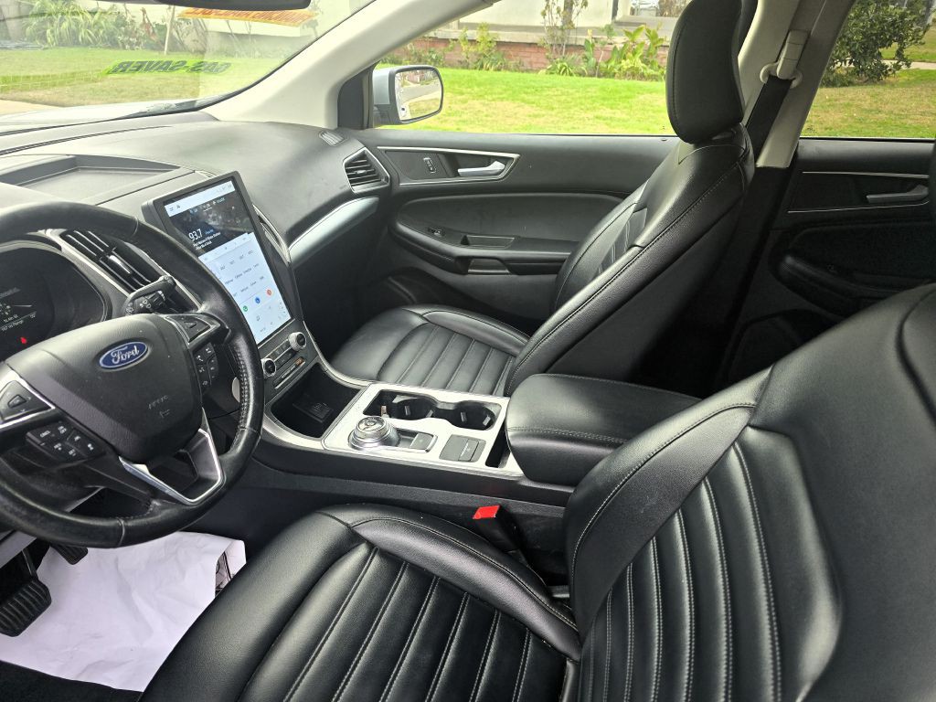 2022 Ford Edge Image 4