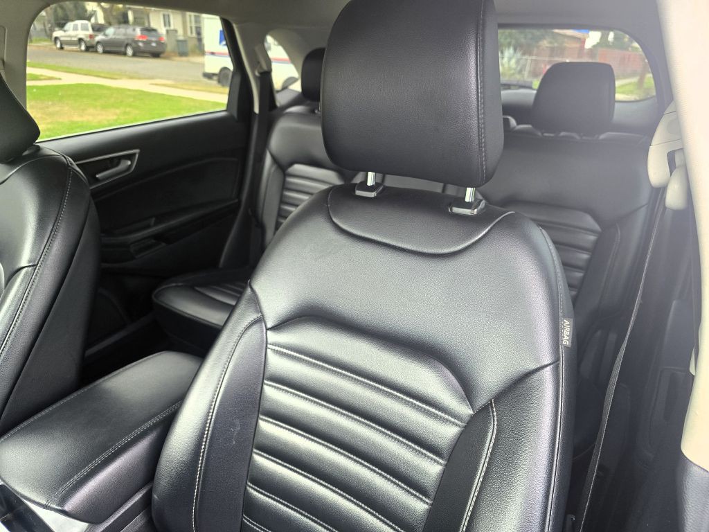 2022 Ford Edge Image 5