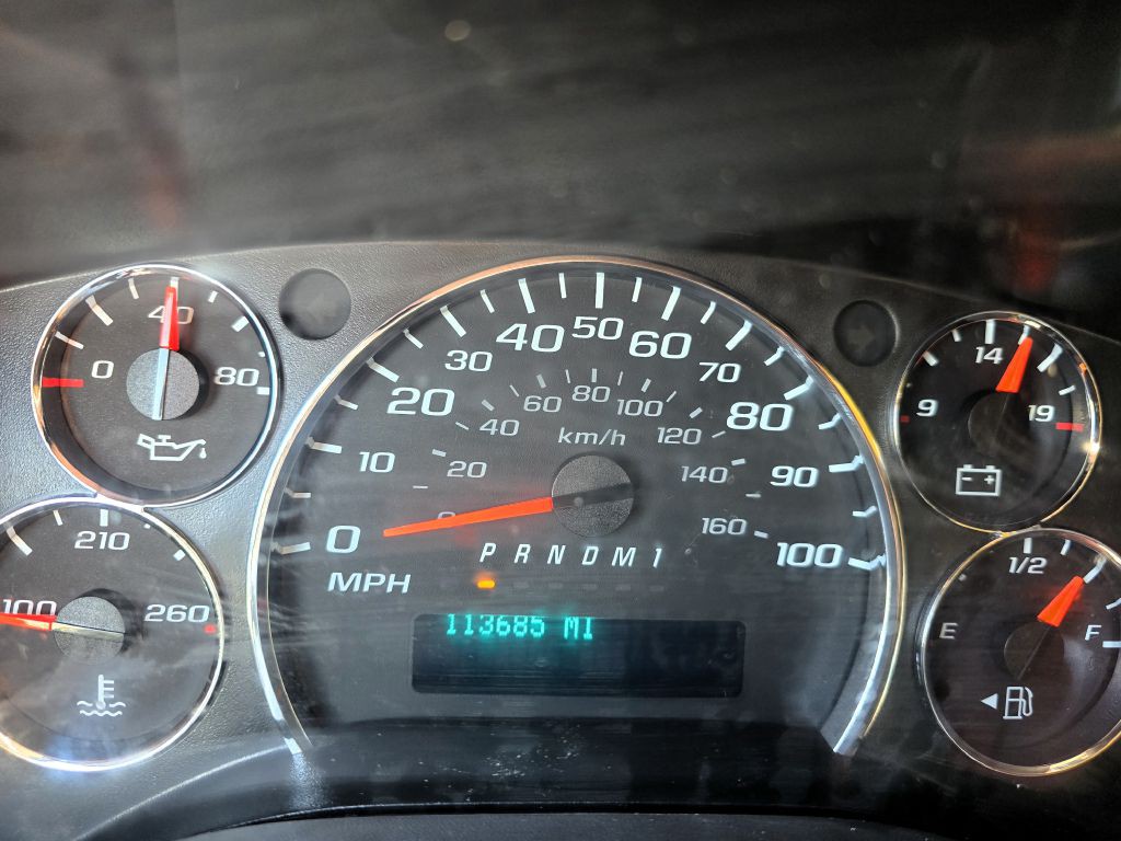 2019 Chevrolet Express Image 2