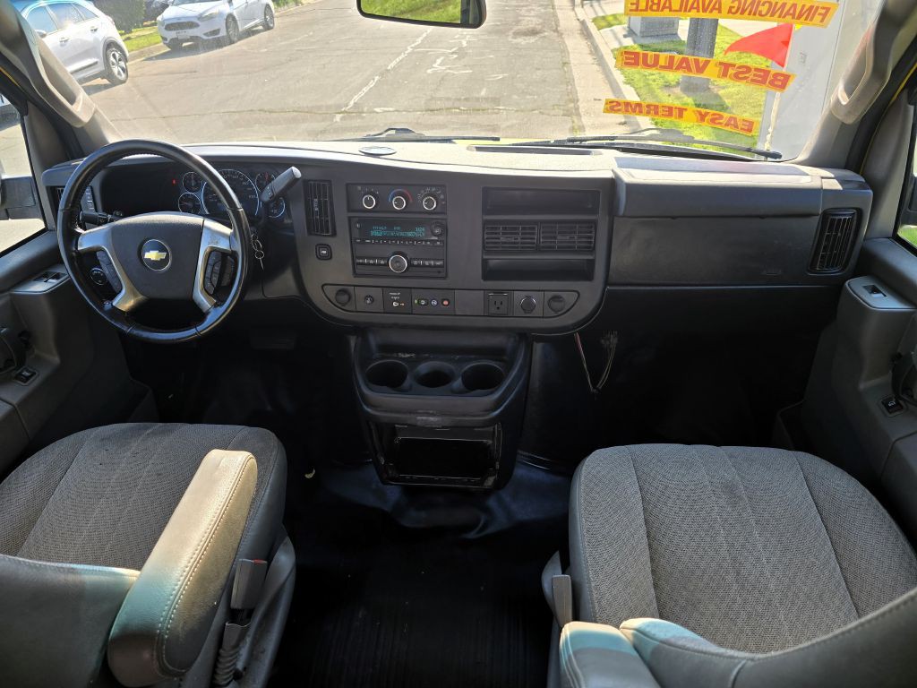 2019 Chevrolet Express Image 4