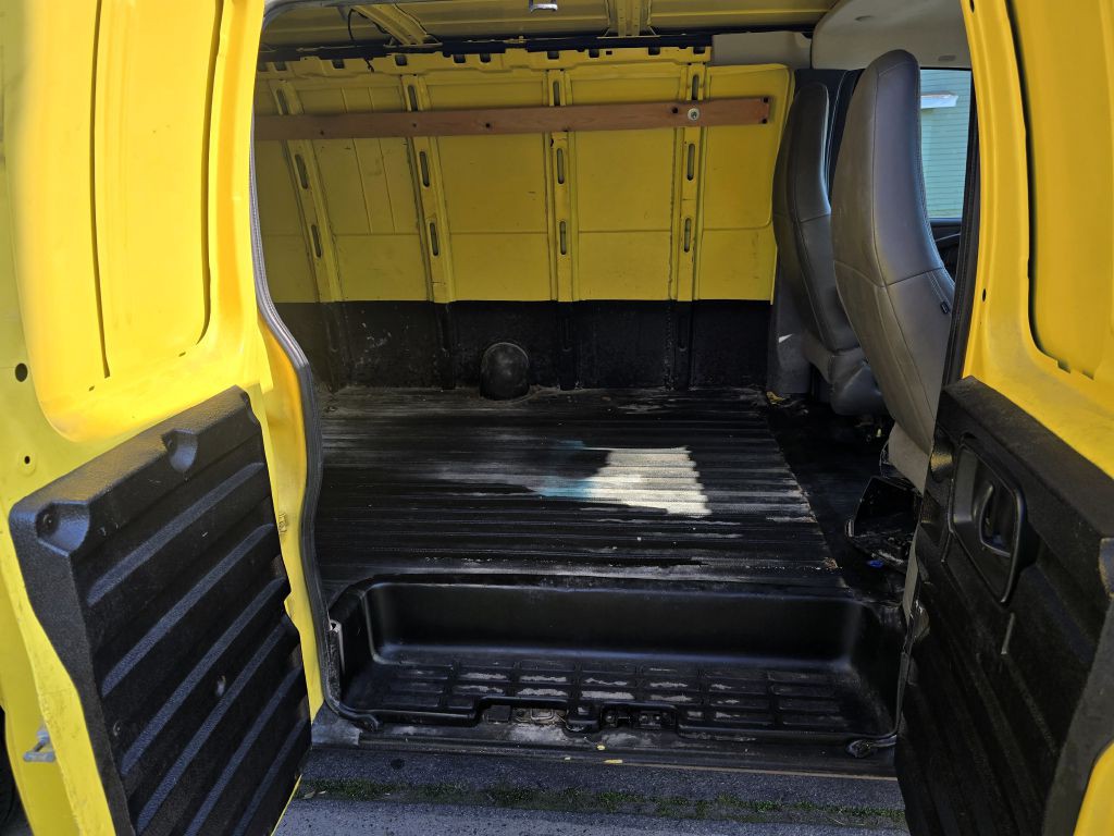 2019 Chevrolet Express Image 6